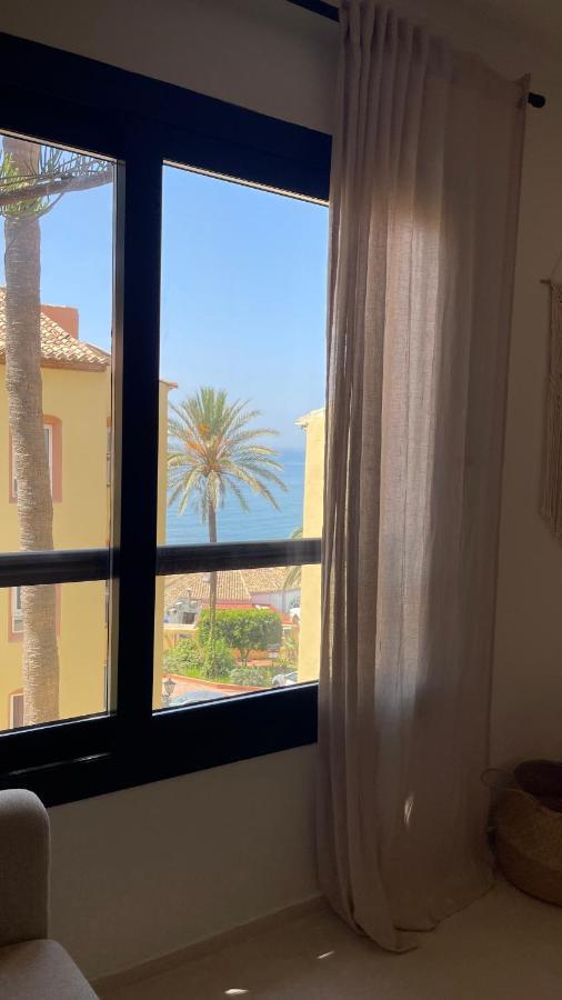 Dona Lola Calahonda Mijas * Sitio de Calahonda