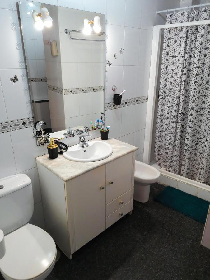 Privadas - - Bano Compartido Con Anfitriones Habitación en casa particular
