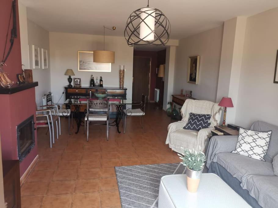 Con Jardin Entre Golf Y Monte - Cerca Logrono Sojuela