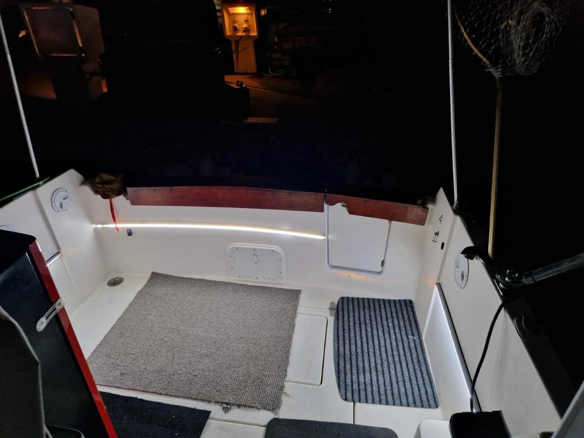 Sammy Sea Botel