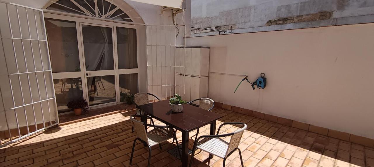 Pale Cream Apartment *