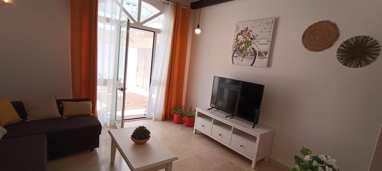 Pale Cream Apartment *