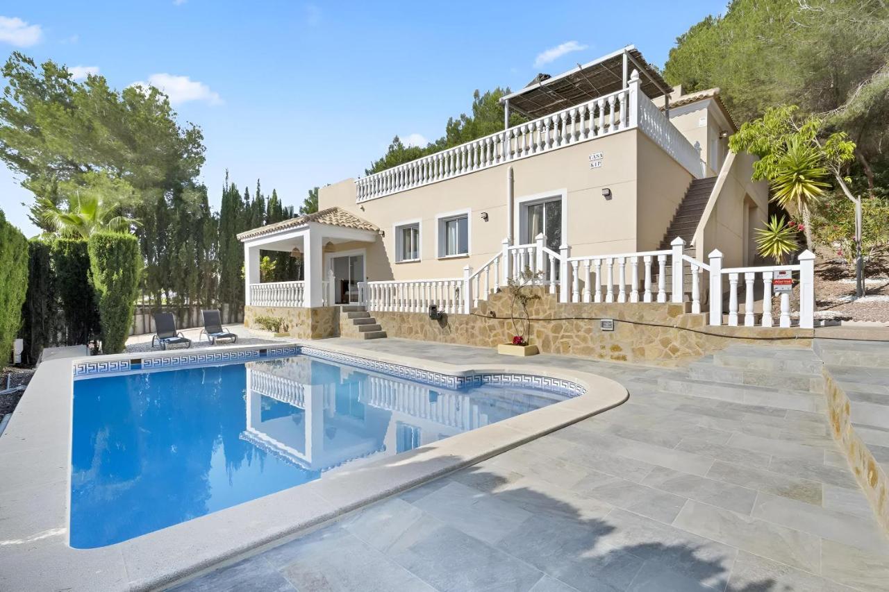 Kip, Private Pool & Jacuzzi Surrounded By Nature Villa Pinar de Campoverde