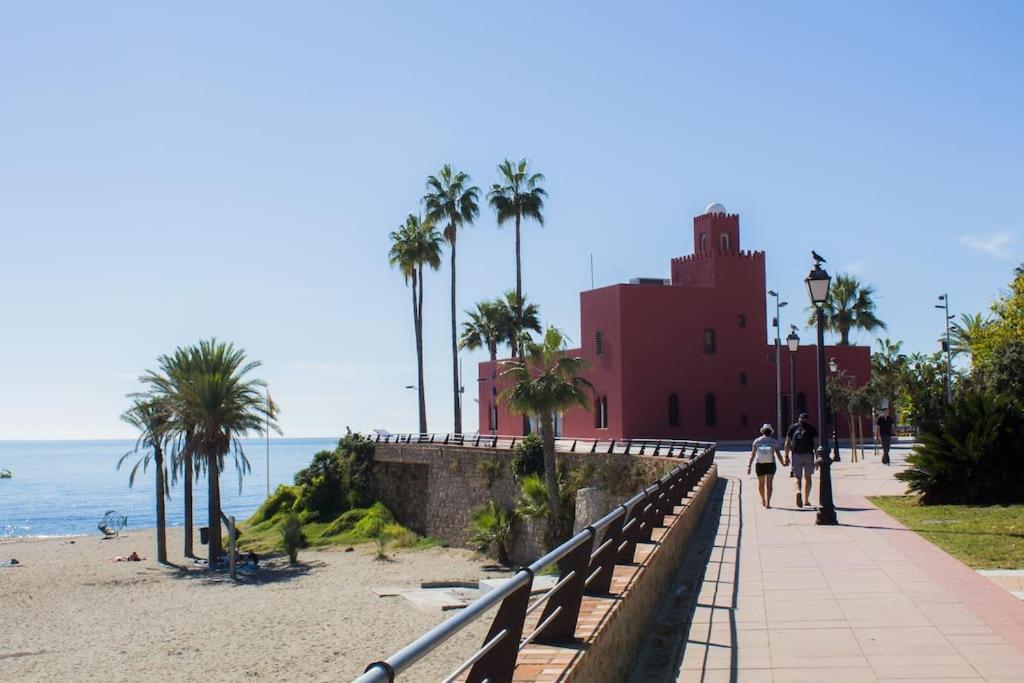 Apartamento Benalroma Spacious 50 Mt From The