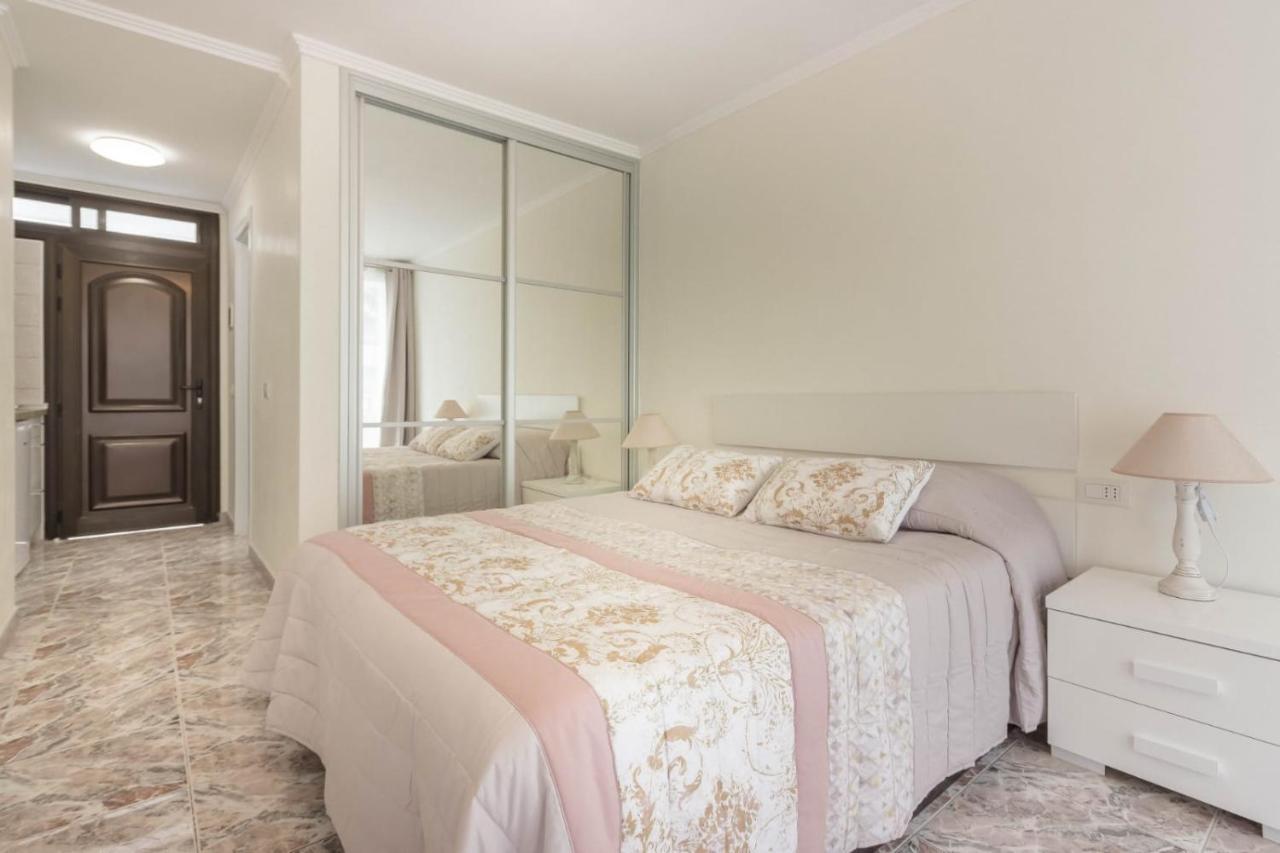 Tenerife Olympia Hotel-playa De Americas. Balcony, Sea View & Pool Apartment