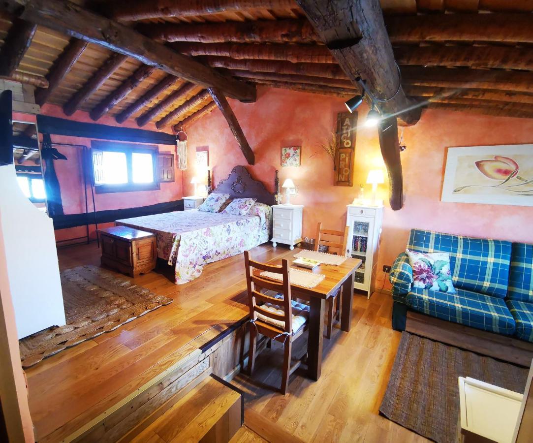 Apartment Atico Piron Adrada de Piron