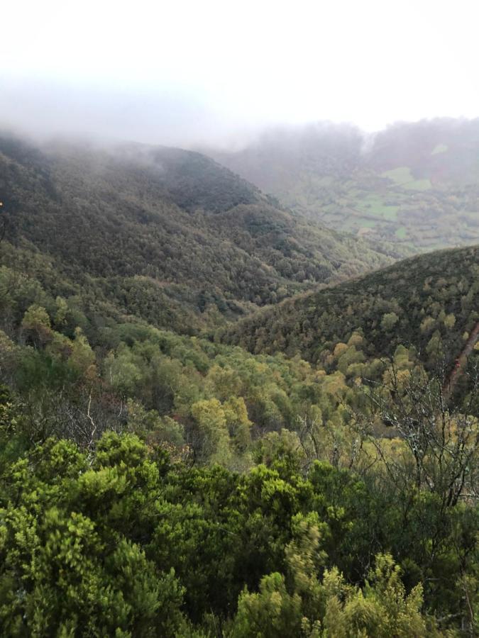 A Barreira -lar Da Cima- Folgoso do Courel
