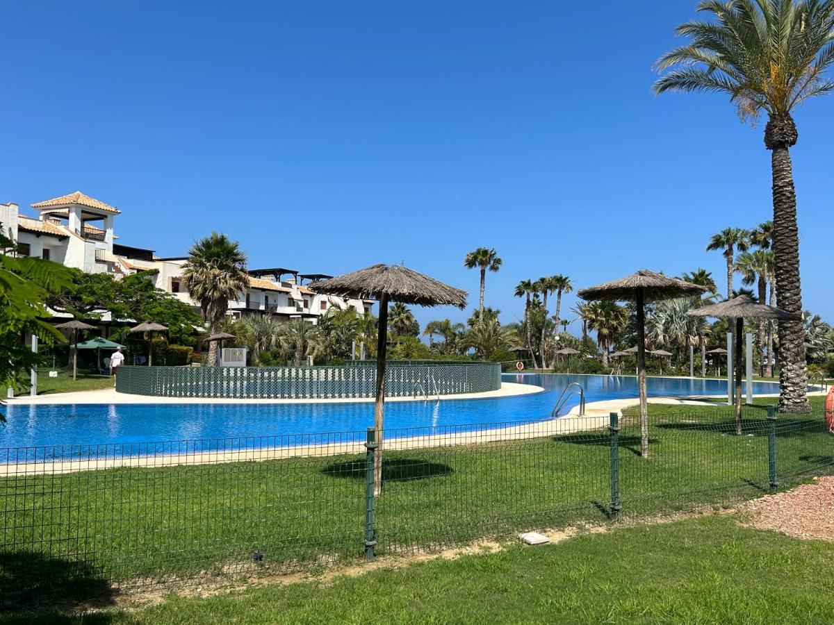 Atico Junto Al Mar,acceso Directo A La Playa,jardines De Nuevo Vera,wifi Apartamento Vera
