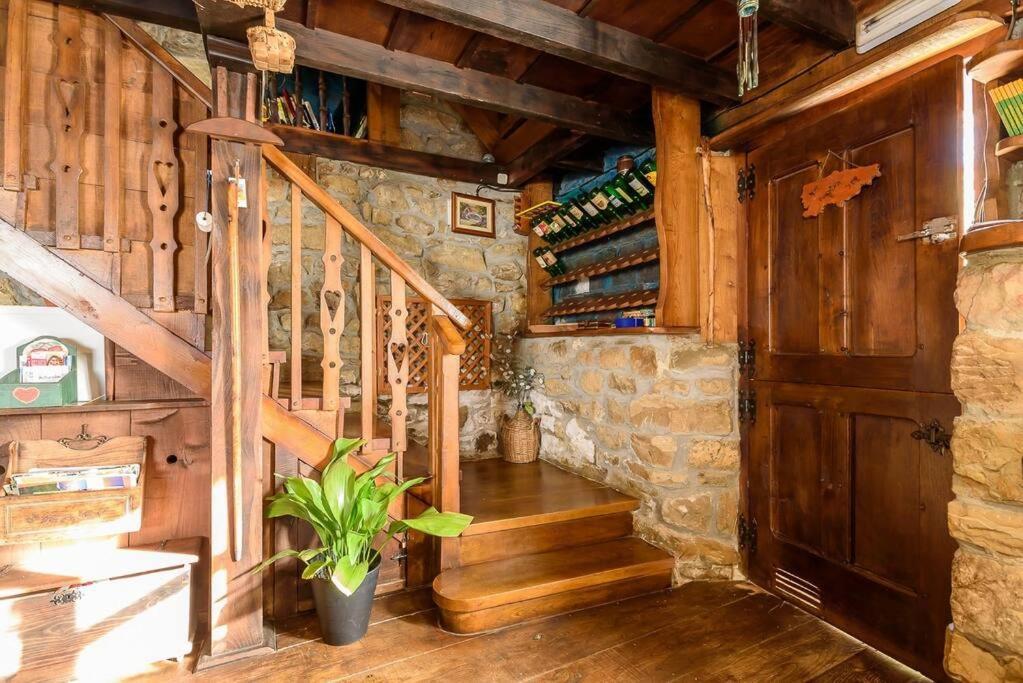 La Casa Rectoral De El Tozu