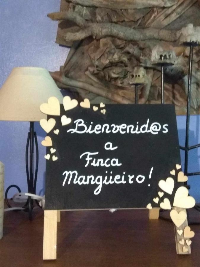 Con Piscinajardinbarbacoa Сasa de vacaciones *