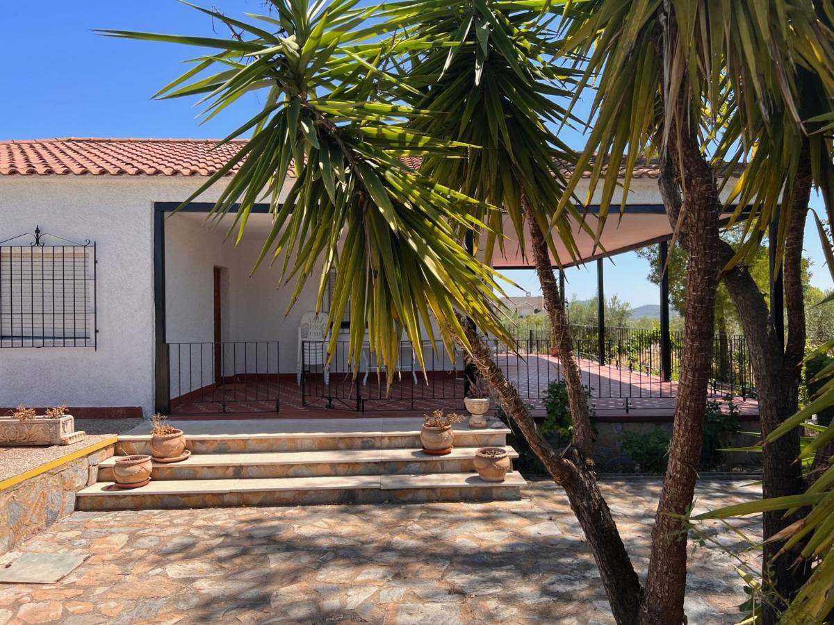 Con Piscina Y Jardines Privados Villa
