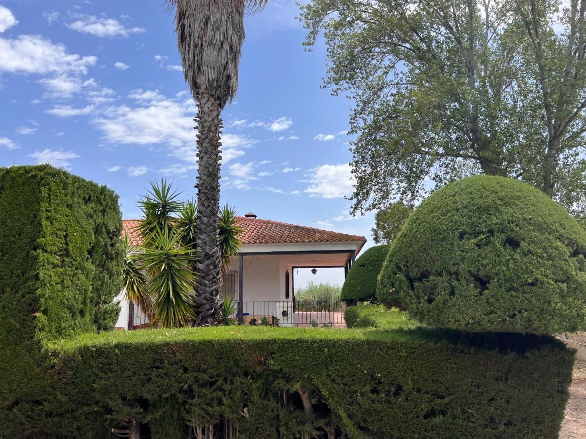 Con Piscina Y Jardines Privados Villa Bullas