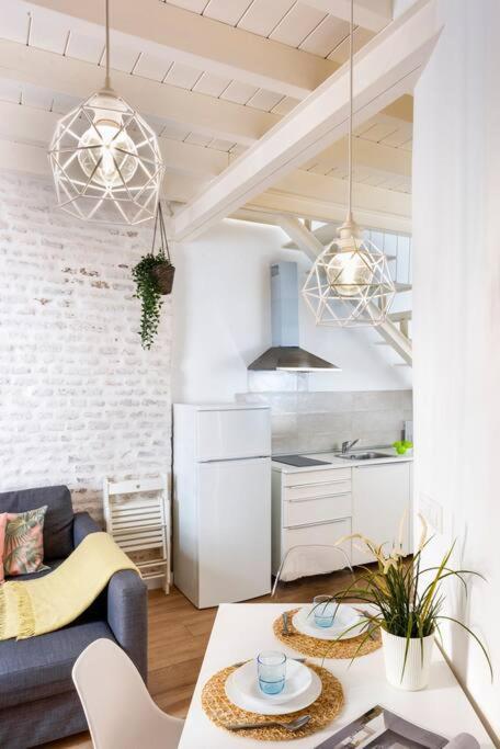 Hispalis El Rinconcillo Apartment *