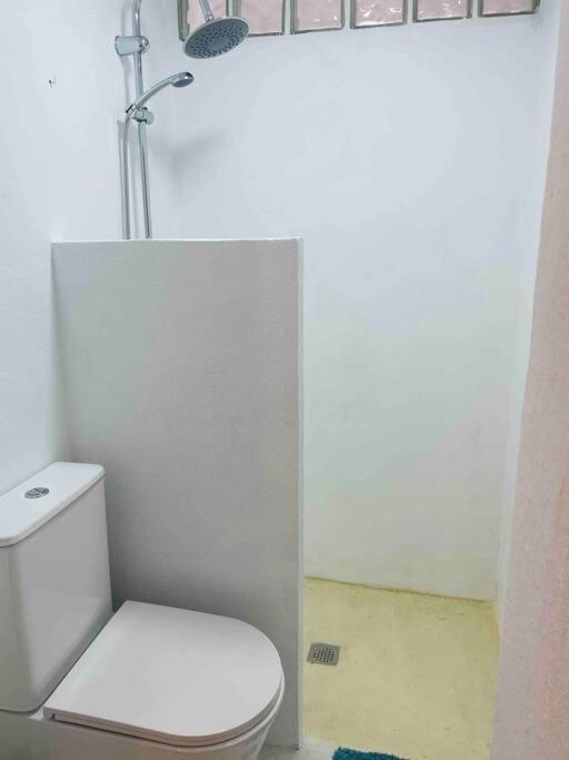 Charming 4 Bedroom Village With Patio