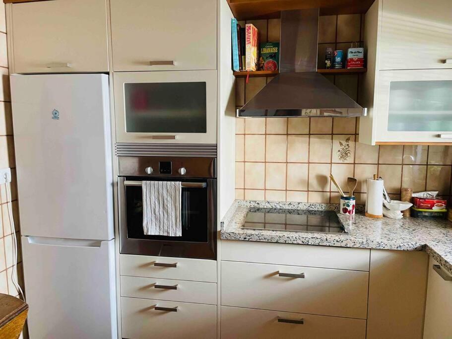 Сasa de vacaciones Charming 4 Bedroom Village With Patio *