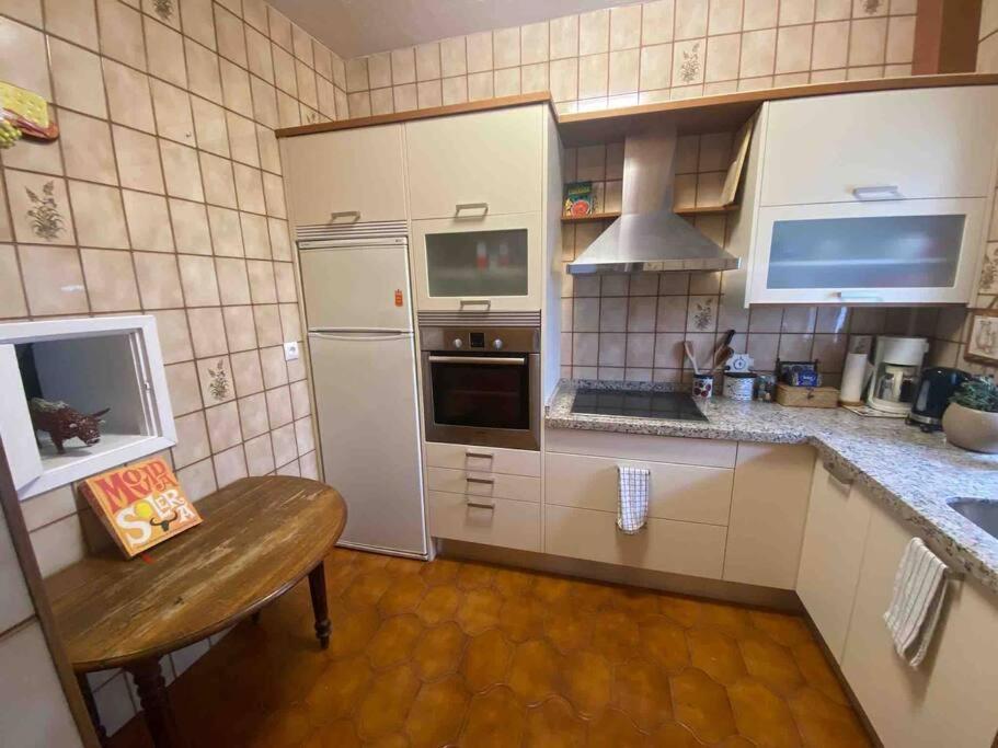 Charming 4 Bedroom Village With Patio Сasa de vacaciones *