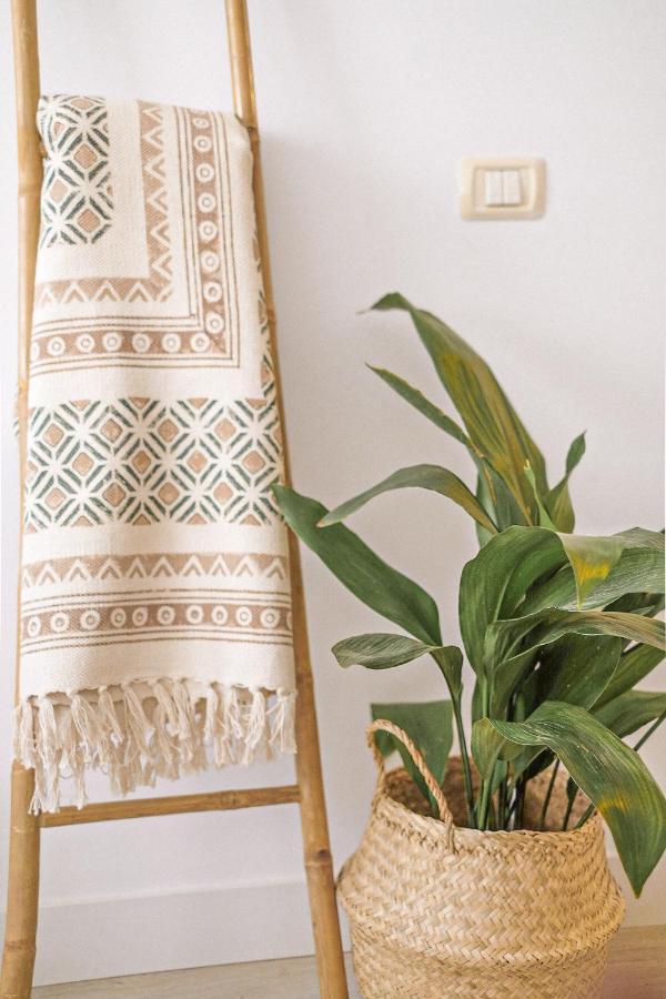 La Petite-home Near Airport-wifi-garage-elevator-homely Apartamento Sardina