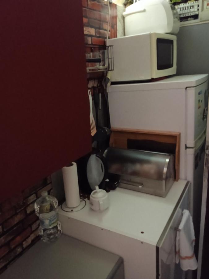Bajera-loft No Comfortable Con La Verja En La Entrada,,no Lujosa,vieja,sin Reforma, Con Cedula De Habitabilidad Preparada Para Alojamiento No No Hostal No Apartamento El Precio Coincide Con Calidad Y Calificaciones Trato Familiar,como En Tu Cas *