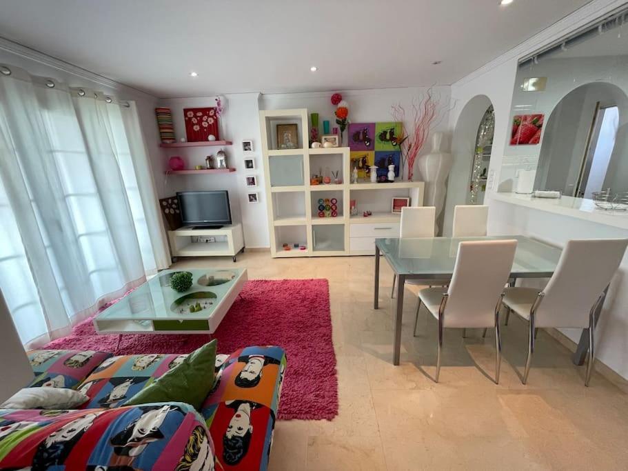 Club Nautico Con Piscina Apartamento