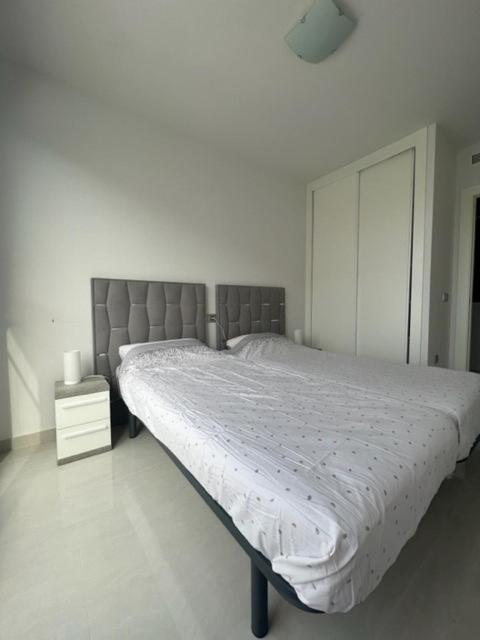 Penthouse Center Torrevieja, Private Terrace, Near The Apartment *