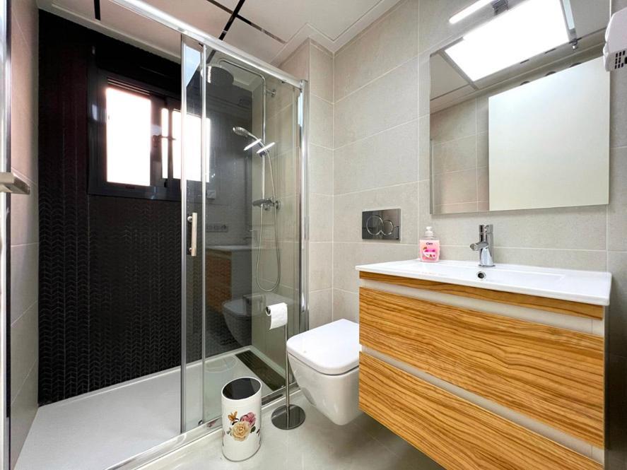 Penthouse Center Torrevieja, Private Terrace, Near The Apartment Torrevieja