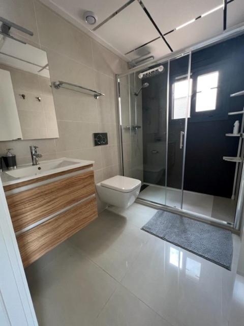 Penthouse Center Torrevieja, Private Terrace, Near The Apartment