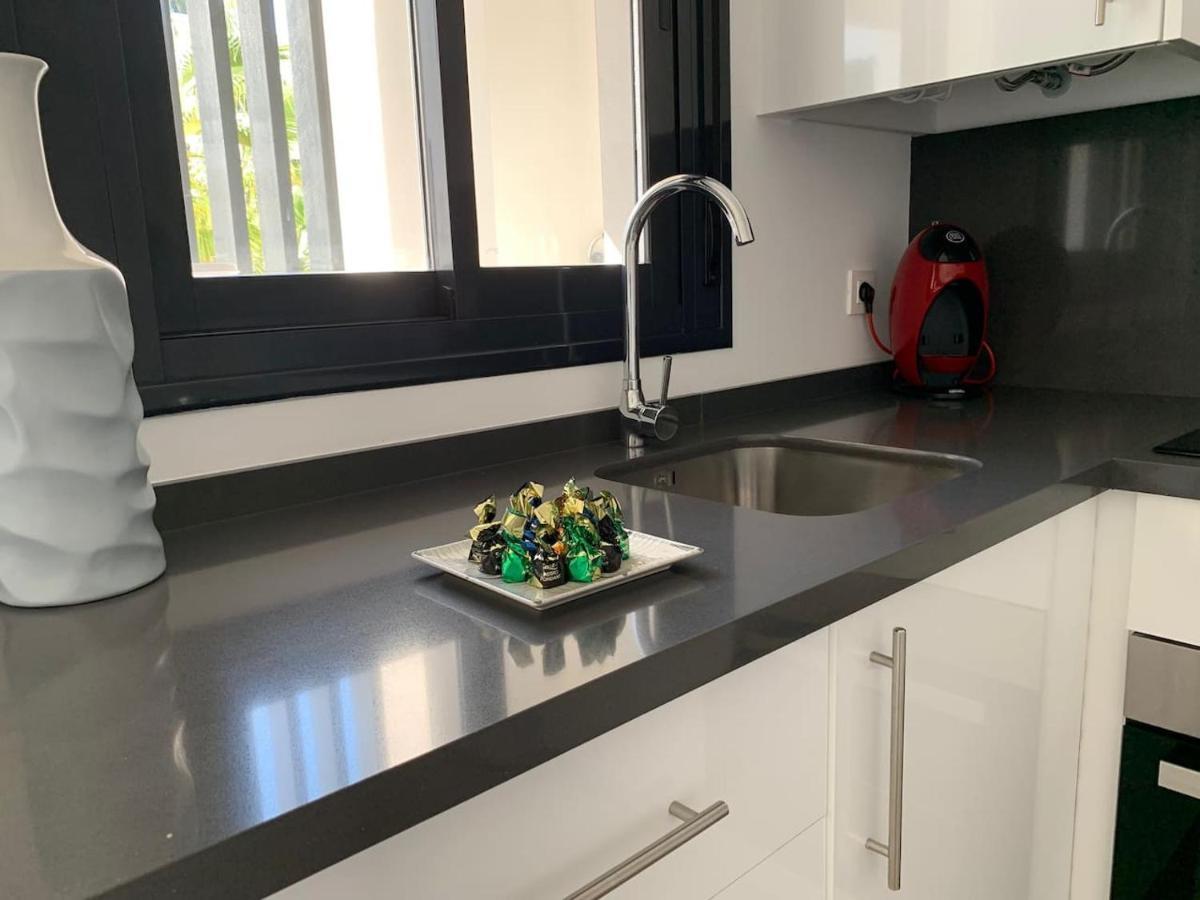 Apartamento Primera Linea De Playa Con Piscina Apartamento