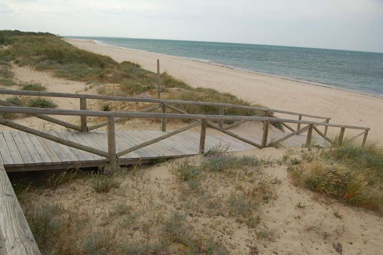 Apartamento Primera Linea De Playa Con Piscina Rota