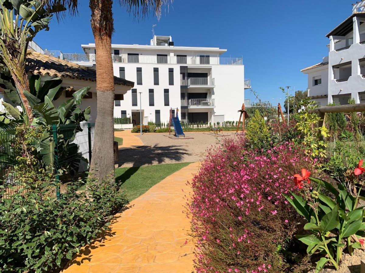 Apartamento Primera Linea De Playa Con Piscina Rota