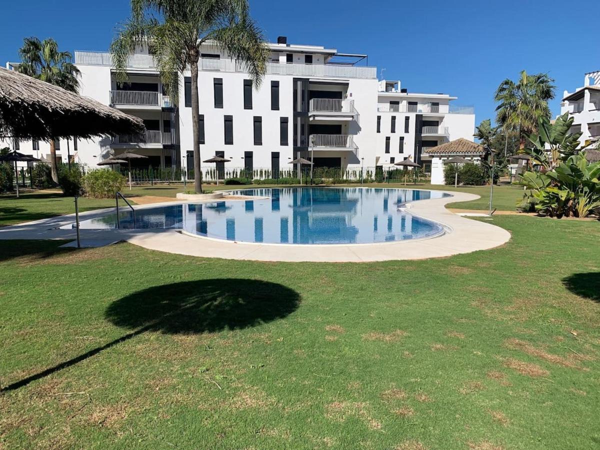 Apartamento Apartamento Primera Linea De Playa Con Piscina Rota
