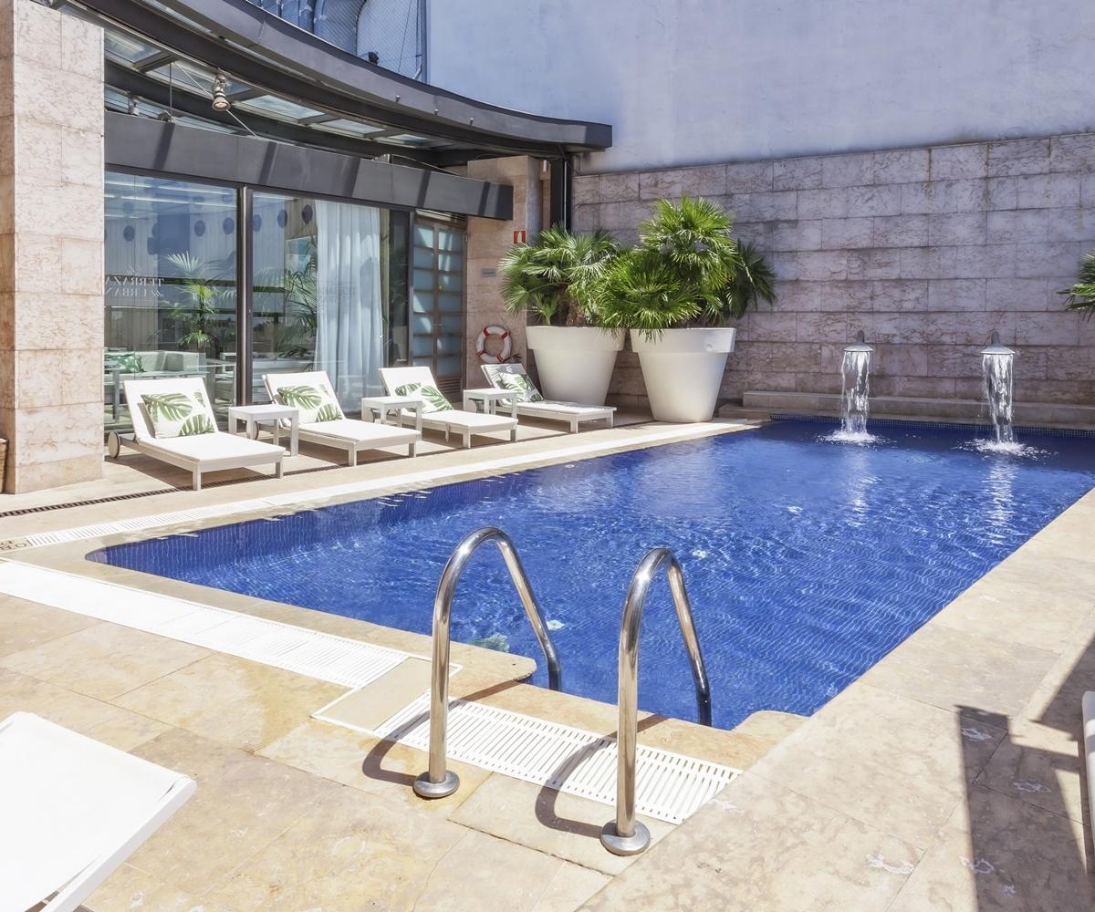 Hotel Urban, A Small Luxury Of The World