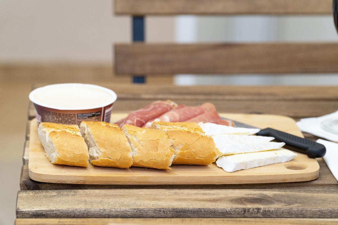 B Casacafe Madrid Pozuelo 2 Bano Fuera De La O Compartido Pozuelo de Alarcón