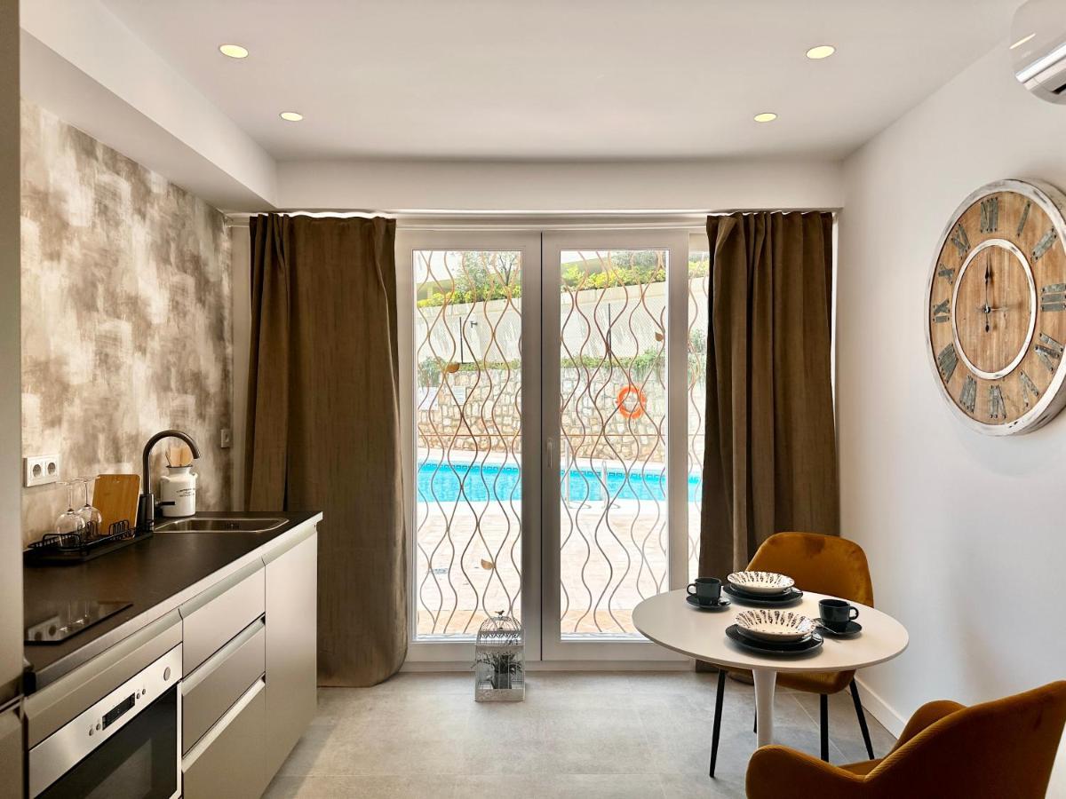 Loft 18 Beachfront Center Apartahotel