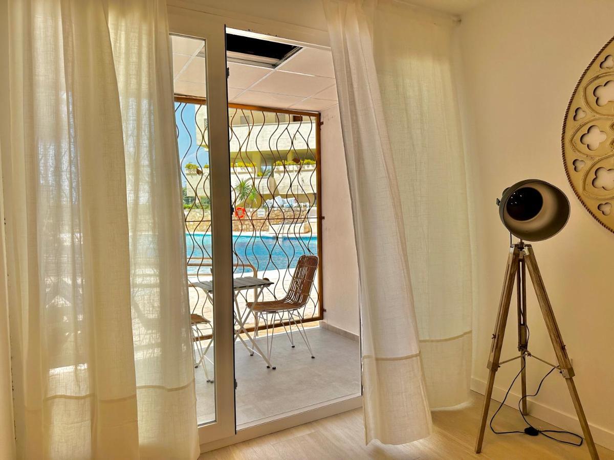 Loft 18 Beachfront Center Apartahotel