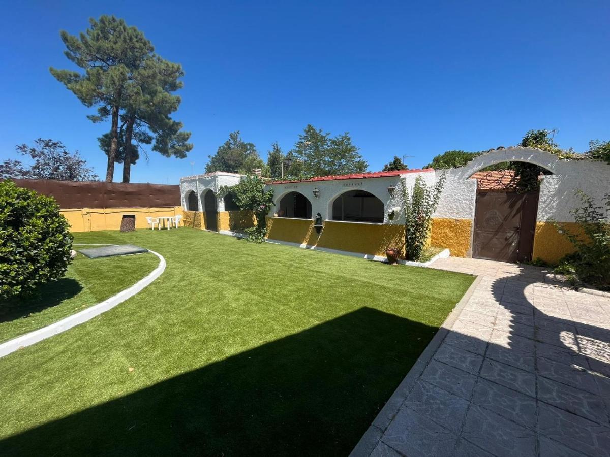 Nogueroles Villa *