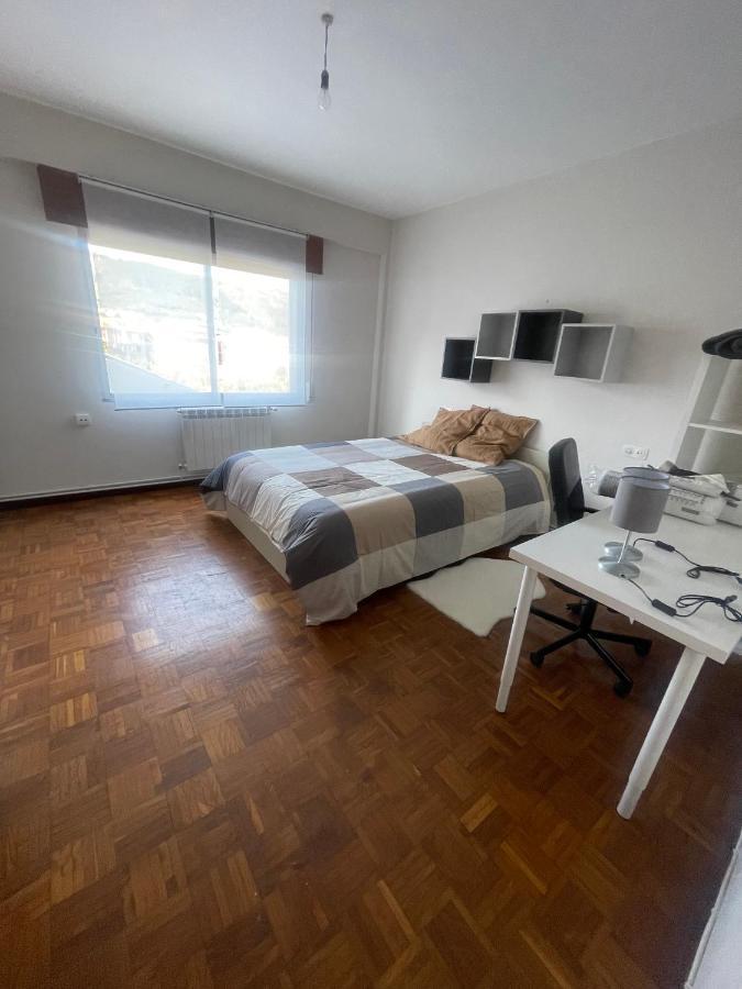 Apartment 8 Personas En *