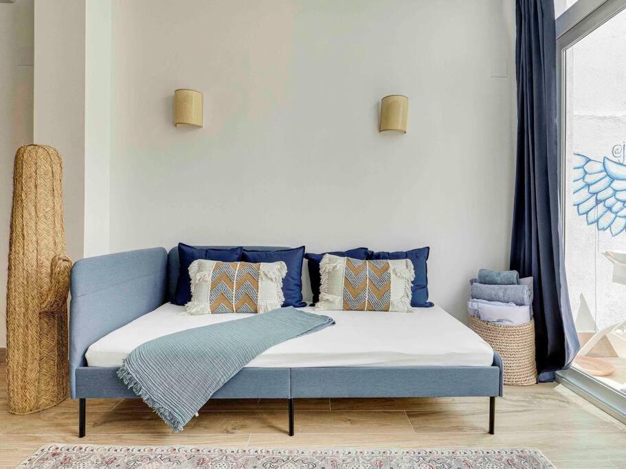 Casa Mandarina: 4 Bedrooms - 2 Terraces - Parking Сasa de vacaciones L'Hospitalet de Llobregat