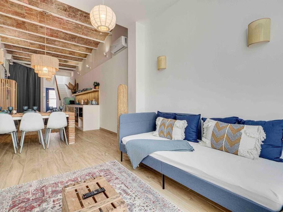 Casa Mandarina: 4 Bedrooms - 2 Terraces - Parking * L'Hospitalet de Llobregat