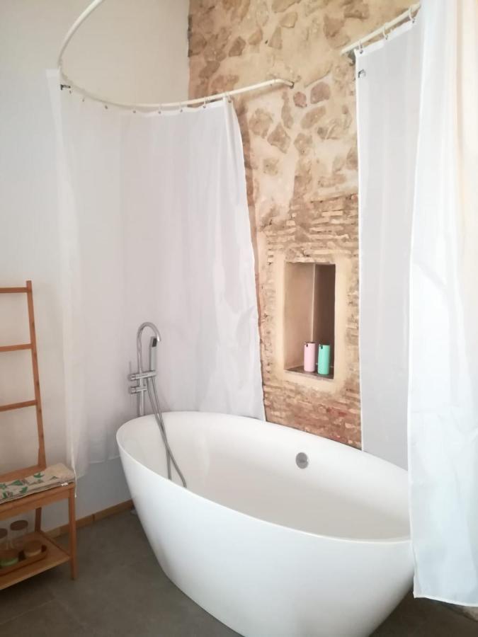 Independiente De 45 M2 Con Banera En Pleno Casco Viejo *