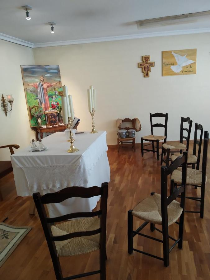 Hostel La Esperanza De La Sagrada Familia Melgar de Fernamental