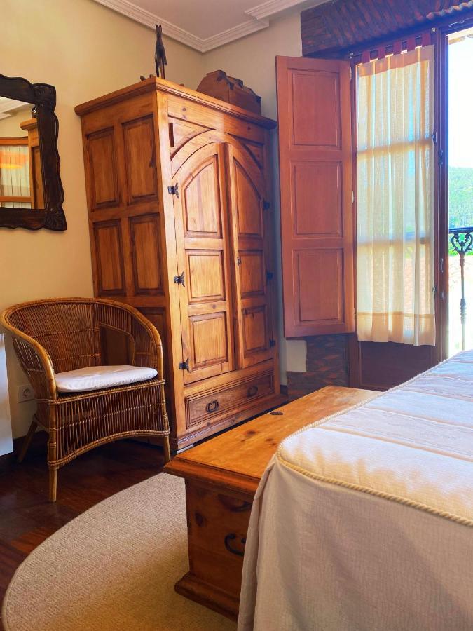 La Llosa De Samano Hotel 2*