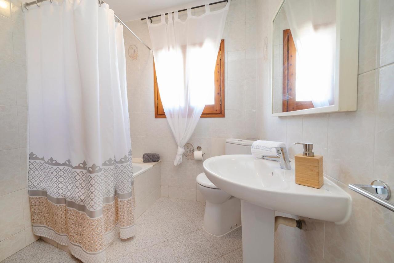 Villa 21 Sleeps Private Pool & Bbq Near Barcelona