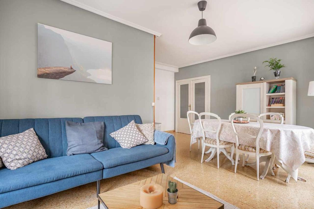 Lourmar Apartment