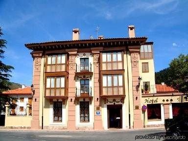 Palacio Azcárate 3* Ezcaray
