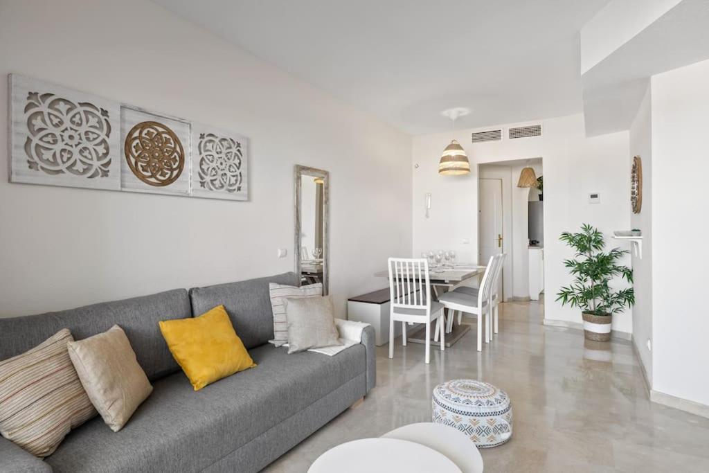 Beautiful 3 Bed Stylish & Cozy - Susanna Apartment
