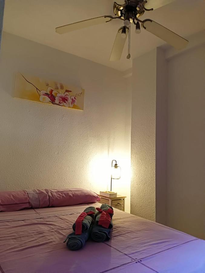 Habitación en casa particular Piso Particular En *