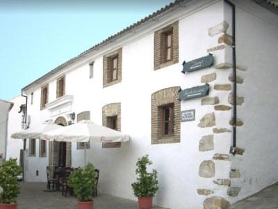 Tugasa La Hotel