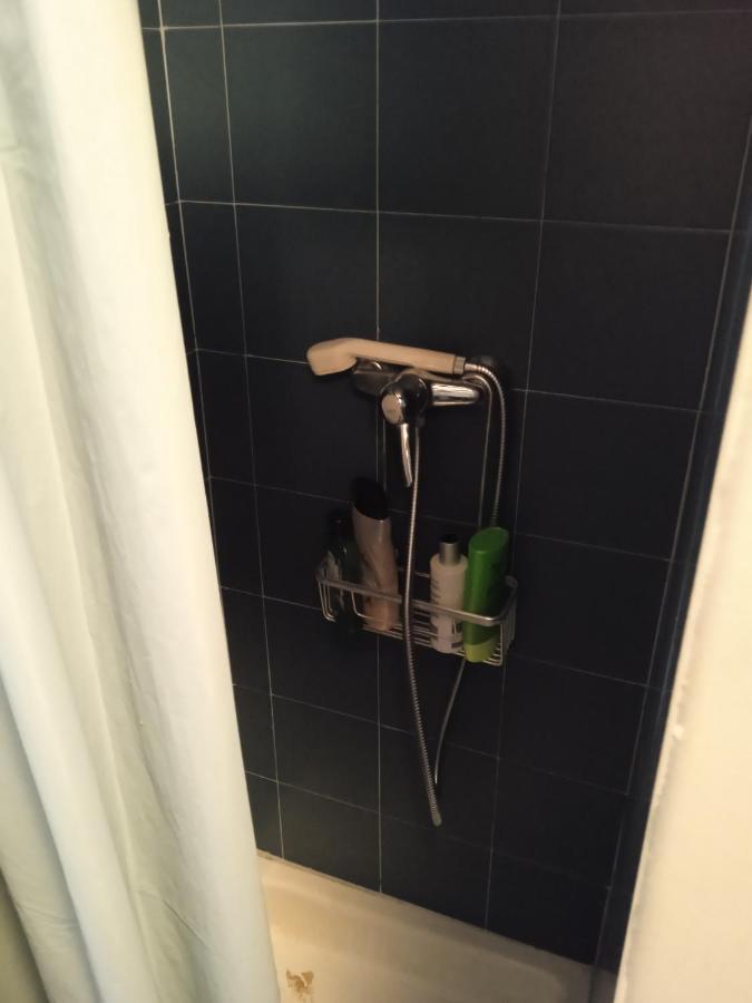 Bajera-loft No Comfortable Con La Verja En La Entrada,,no Lujosa,vieja,sin Reforma, Con Cedula De Habitabilidad Preparada Para Alojamiento No No Hostal No Apartamento El Precio Coincide Con Calidad Y Calificaciones Trato Familiar,como En Tu Cas Apartamento