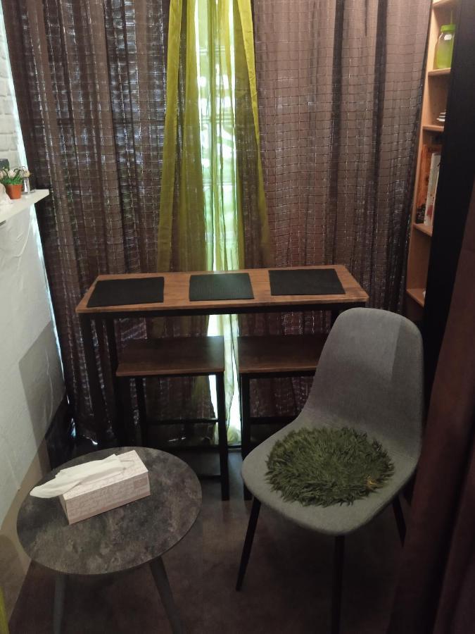 Bajera-loft No Comfortable Con La Verja En La Entrada,,no Lujosa,vieja,sin Reforma, Con Cedula De Habitabilidad Preparada Para Alojamiento No No Hostal No Apartamento El Precio Coincide Con Calidad Y Calificaciones Trato Familiar,como En Tu Cas *