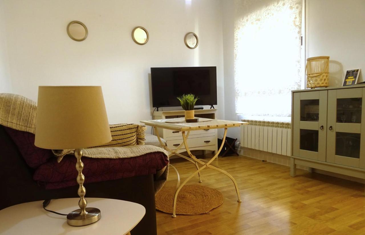 Victoria Apartment *